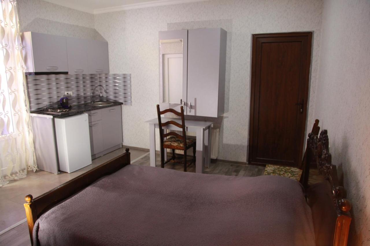 Riverside Hotel Borjomi ภายนอก รูปภาพ