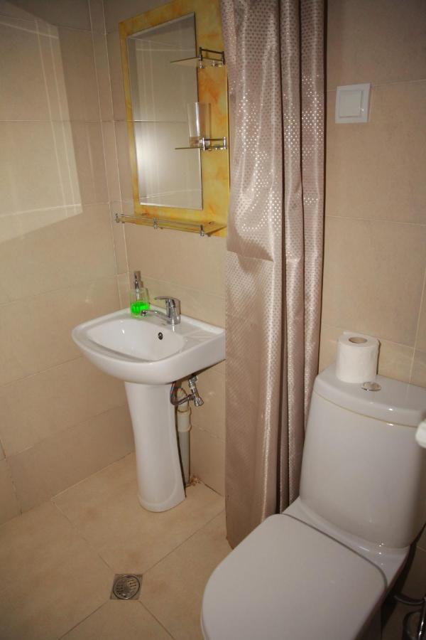 Riverside Hotel Borjomi ภายนอก รูปภาพ