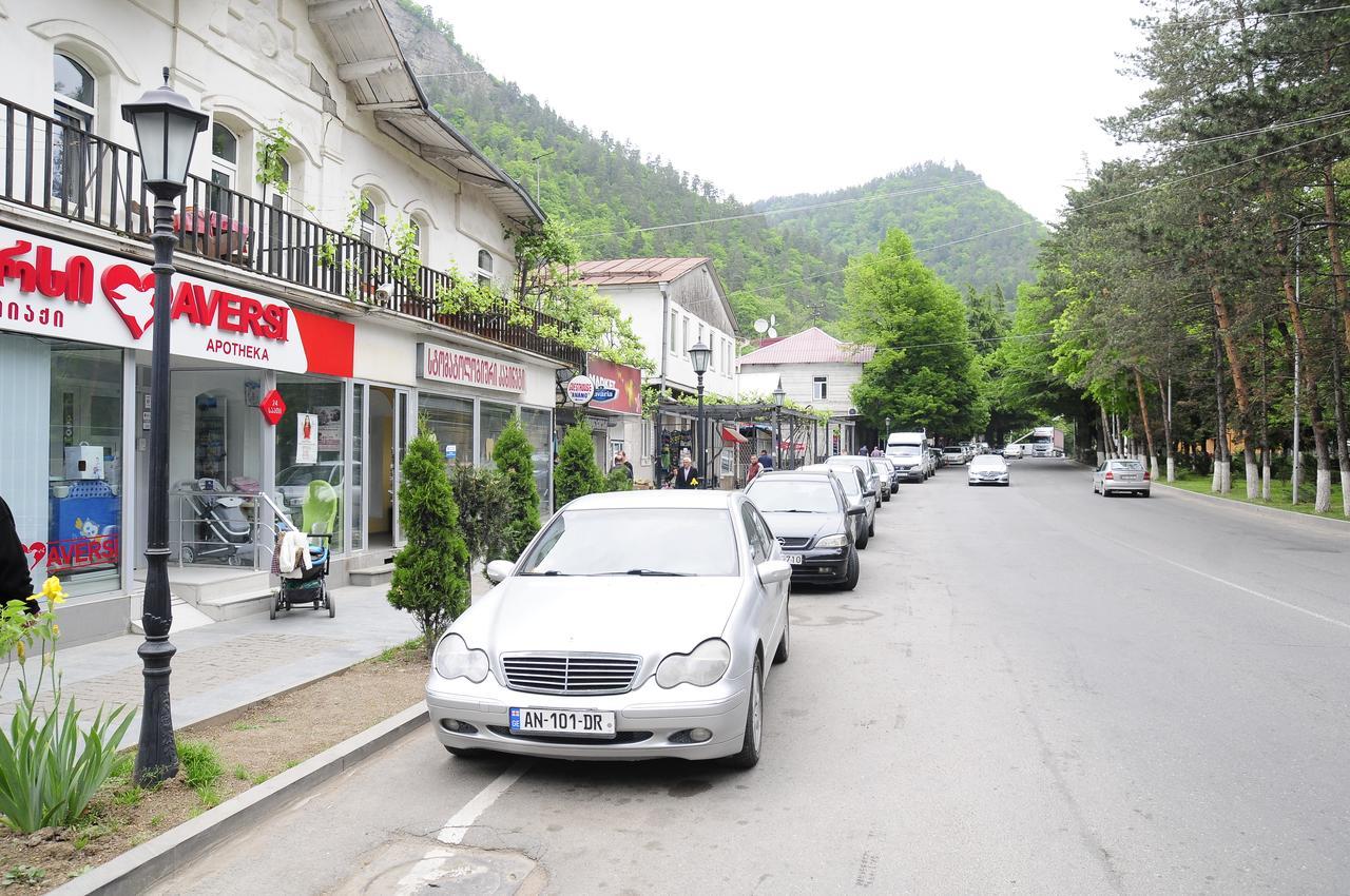 Riverside Hotel Borjomi ภายนอก รูปภาพ