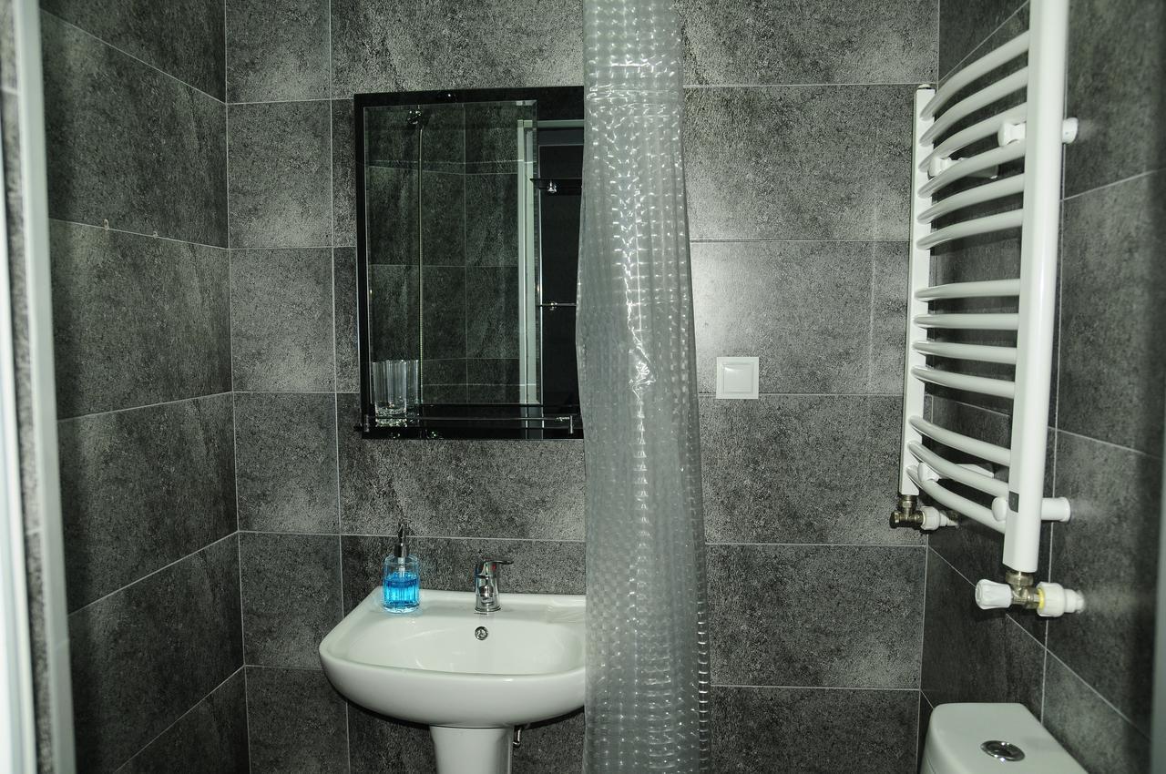 Riverside Hotel Borjomi ภายนอก รูปภาพ